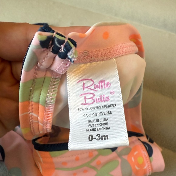 Rufflebutts baby rashguard - Picture 3 of 3